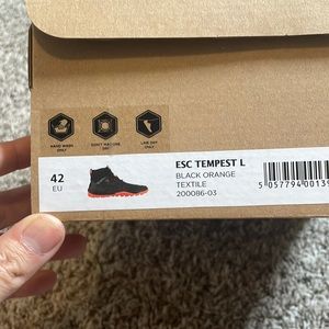 Vivobarefoot ESC tempest 42 Womens, Black